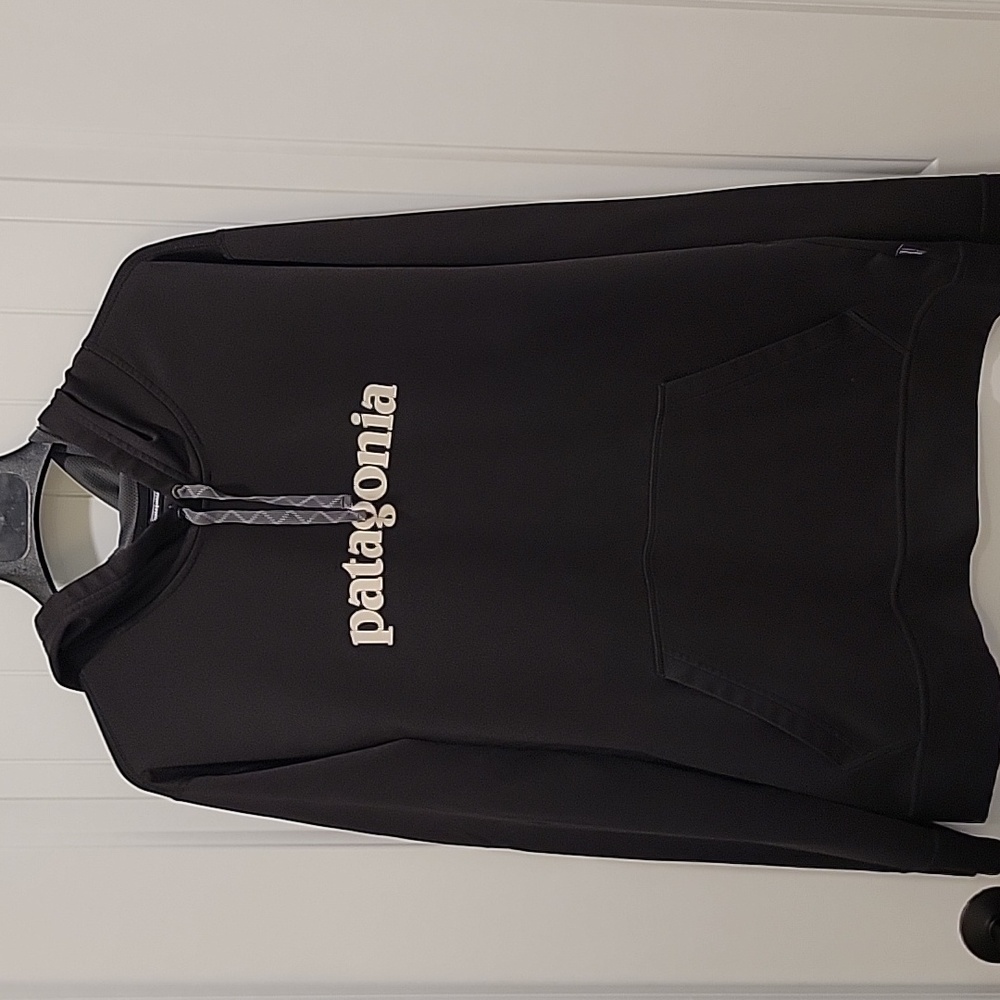 Patagonia Men's Black Hoodie Logo Size XL - Picture 9 of 9